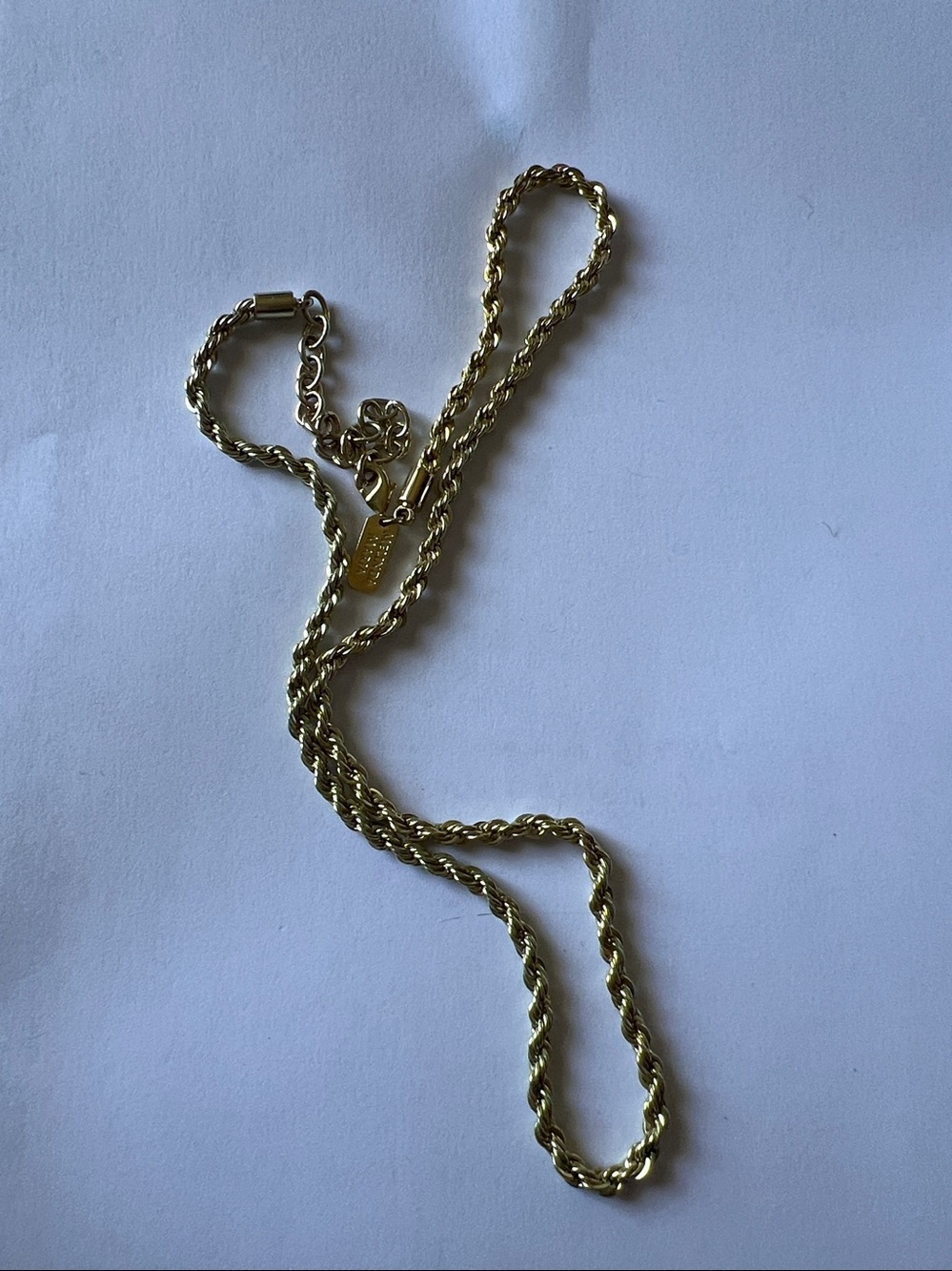 Melinda Maria gold tone rope necklace 18”